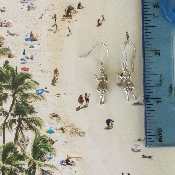 Sterling Silvers Hula Girls dance 💃 3D earrings dangling 💃💃 - Picture 2 of 3
